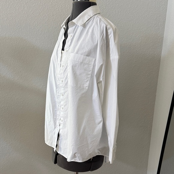 Banana Republic Petite classic-fit poplin shirt - Picture 3 of 8